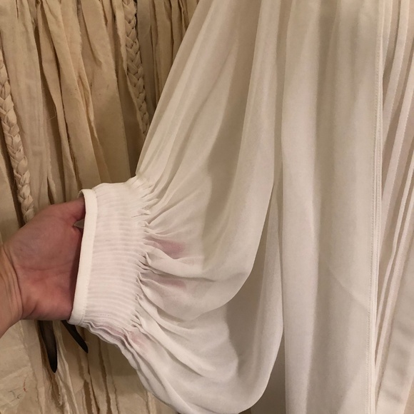 Artisan Deluxe Button Down Blouse - Picture 3 of 5